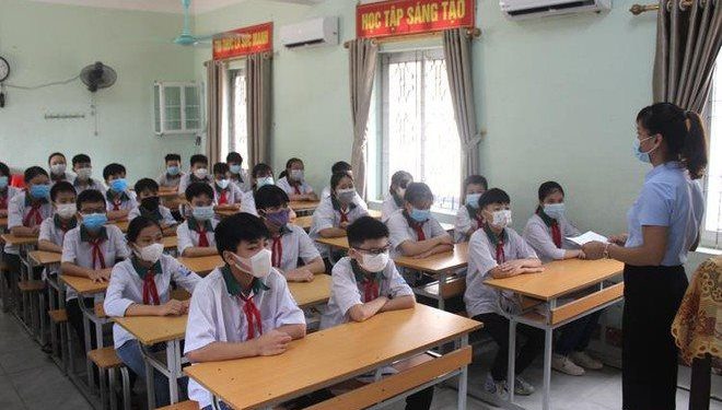 TP.HCM cho phép học sinh lớp 7, 8, 10, 11 đi học trực tiếp từ 04/01/2022