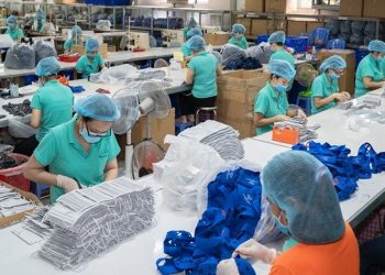 Xuất khẩu hơn 453 triệu chiếc khẩu trang y tế trong năm 2021