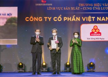 (VISSAN) được UBND TP.HCM trao giải Thương hiệu Vàng năm 2021
