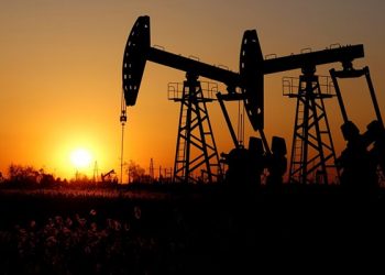 Giá xăng dầu hôm nay 20/1: Đảo chiều lao dốc khi dự báo sức cầu thay đổi