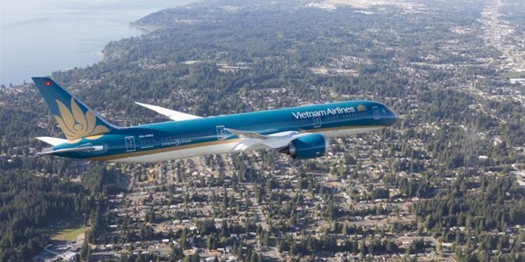 Giá vé máy bay vẫn chưa có dấu hiệu hạ nhiệt