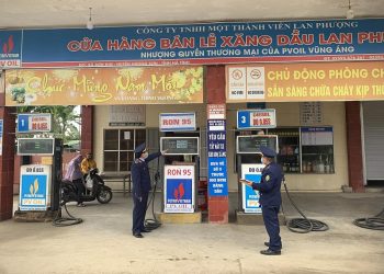 Xử phạt, tước giấp phép kinh doanh nhiều cửa hàng xăng dầu