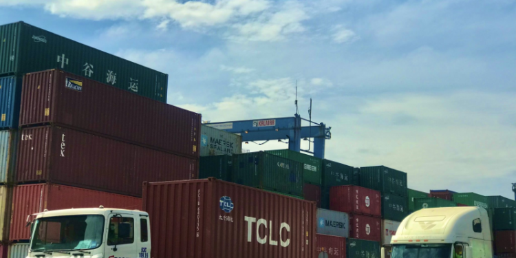 Nhập siêu kỷ lục từ Trung Quốc do hàng giá rẻ