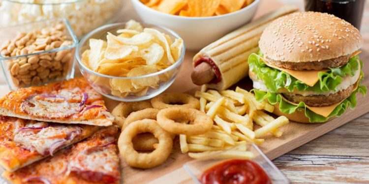 Tại sao bạn nên hạn chế sử dụng đồ ăn vặt?