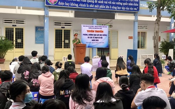 Lồng ghép các hình thức tuyên truyền trong phòng chống bạo lực học đường