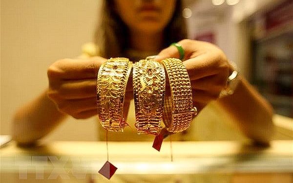 Giá vàng hôm nay 4.3: Giằng co mạnh mẽ, khó bứt phá