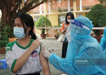 Khoảng 900.000 trẻ từ 5-11 tuổi ở TPHCM sẽ được tiêm vaccine COVID-19