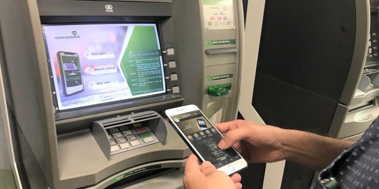 Đề xuất áp dụng thu phí trọn gói dịch vụ SMS Banking