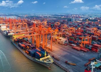 Xuất siêu 93 triệu USD trong nửa đầu tháng 3