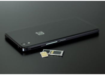 Android 13 sẽ khai tử khay chứa thẻ SIM truyền thống