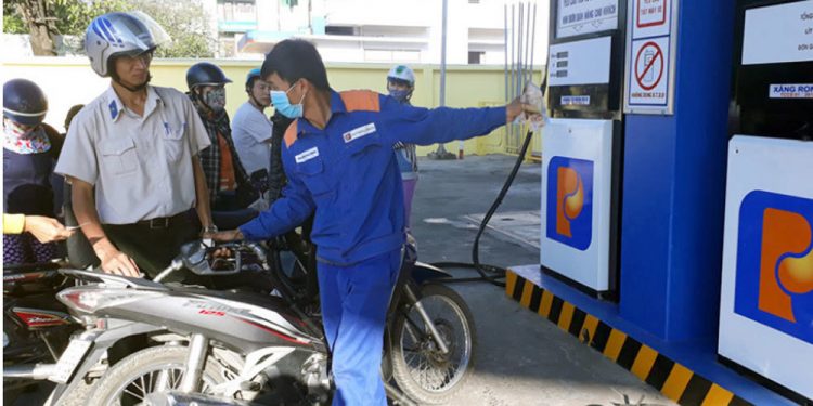 Sẽ lùi thời gian điều chỉnh giá xăng