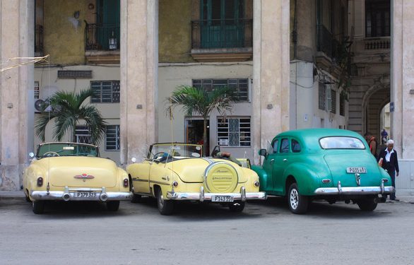 Thiếu xăng dầu, dân Cuba chuyển sang xe điện