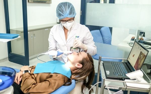 Đây là lý do nhiều người trẻ bắt đầu dùng “niềng răng vô hình” VinciSmile