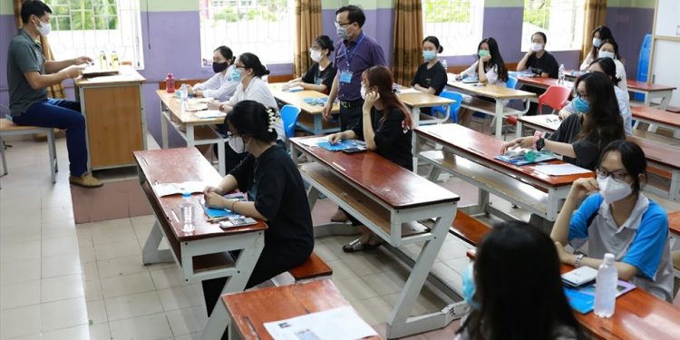 Phòng ngừa gian lận thi tốt nghiệp THPT bằng thiết bị công nghệ cao