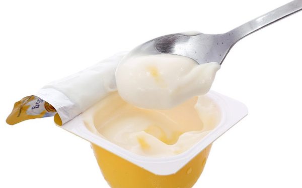 Lưu ý khi cho trẻ ăn váng sữa bạn cần biết