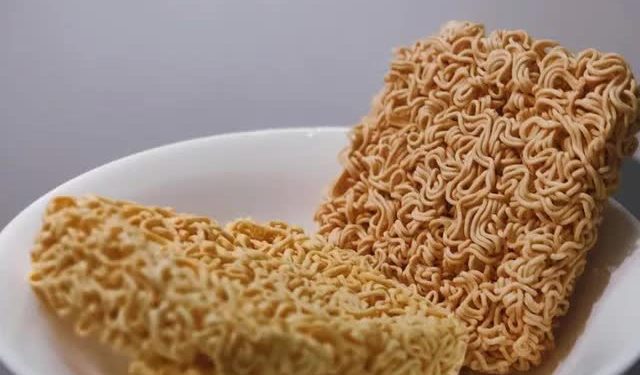 EU cảnh báo mì ăn liền xuất khẩu của Việt Nam