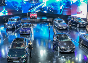 Mercedes-Benz Việt Nam ra mắt EQS tại Vietnam Motor Show 2022