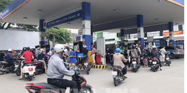 Tp. Hồ Chí Minh: Cửa hàng kinh doanh xăng, dầu “gồng gánh” sức mua duy trì mức cao