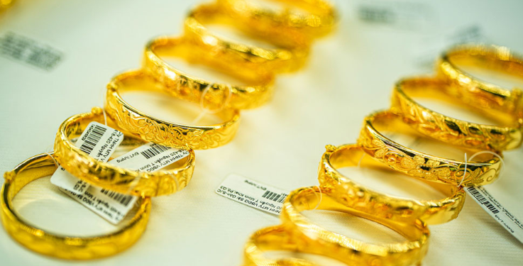 Giá vàng hôm nay 3/11: Fed mạnh tay, giá vàng chao đảo