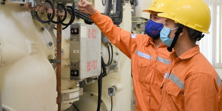 Cái khó khi điều chỉnh giá điện như giá xăng