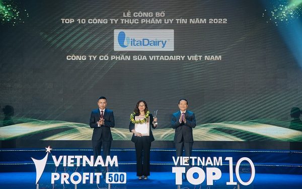 Vượt qua hàng trăm doanh nghiệp, VitaDairy vào top 10 Doanh nghiệp uy tín nhất Việt Nam