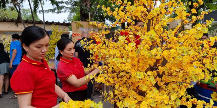 VISSAN chia sẻ gần 1 tỷ đồng chăm lo cho người lao động trong chương trình “Tết sum vầy – Xuân tri ân” năm 2023