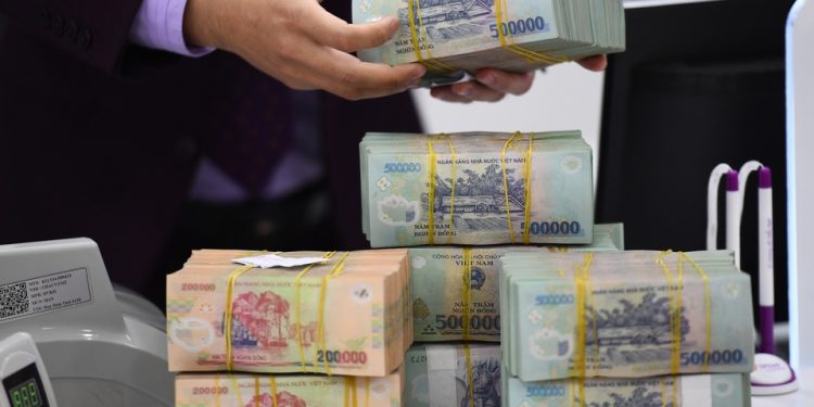 Chuyên gia: Lãi vay mua bất động sản còn tăng