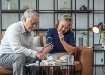 Cần làm gì để cải thiện sức khỏe người cao tuổi