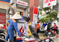 Chiết khấu giảm, doanh nghiệp xăng dầu lại kêu lỗ