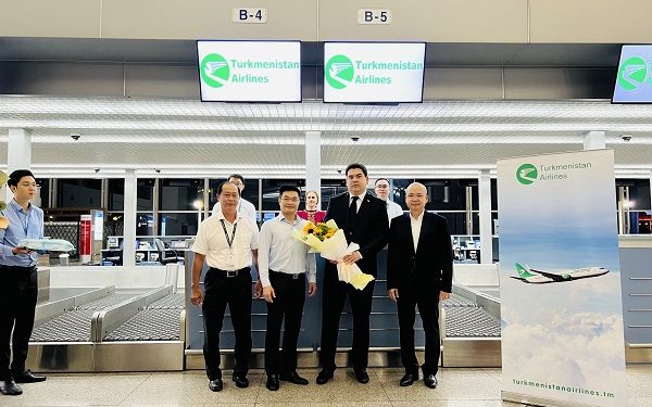 Lễ chào đón chuyến bay đầu tiên của hãng hàng không quốc gia Turkmenistan Airlines đến TP.HCM