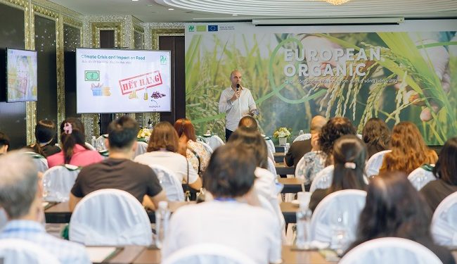 Từ Nông Trại tới Bàn Ăn: Tương lai bền vững với Nông nghiệp Hữu cơ theo tiêu chuẩn của Châu Âu