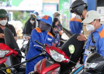 Đề xuất mới: Bỏ giá trần xăng dầu, kê khai giá trực tuyến