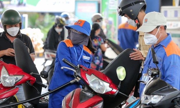 Đề xuất mới: Bỏ giá trần xăng dầu, kê khai giá trực tuyến