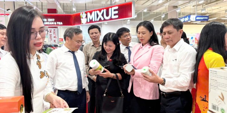 Các sản phẩm OCOP của tỉnh Quảng Trị chính thức tiếp cận với người tiêu dùng TP HCM thông qua hệ thống của Saigon Co.op 