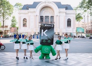Bỏ lối mòn quảng cáo, KBank tung mascot khuấy đảo từ phố phường đến newfeed