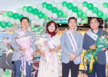 Việt Nam tăng nhập nông sản từ Gimcheon, nho Shine Muscat gây sốt trên thị trường