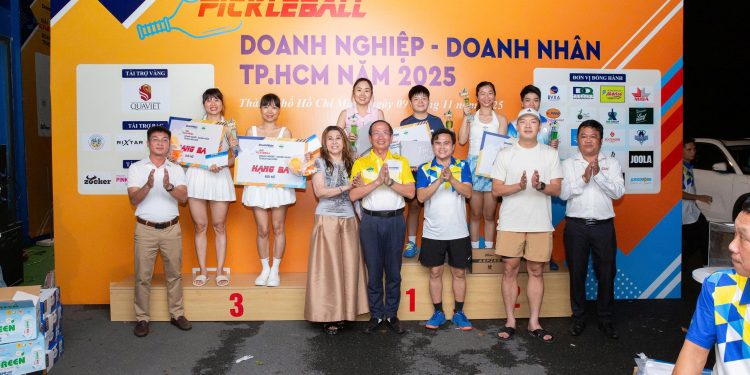 Doanh nhân Sài Gòn rực lửa tinh thần thể thao tại Giải Pickleball Doanh nghiệp – Doanh nhân TP.HCM 2025