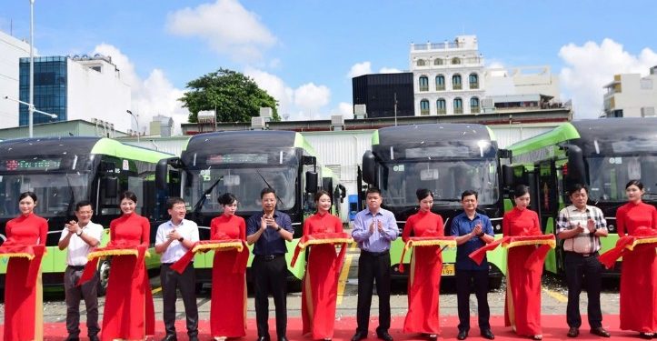 VinBus vận hành 9 tuyến buýt điện mới tại TP.HCM