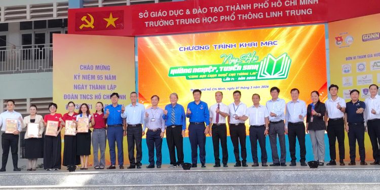 Hơn 3.500 học sinh tham dự:  Ngày hội “Hướng nghiệp, tuyển sinh” lần 14 năm 2026 “Cùng bạn chọn nghề cho tương lai”
