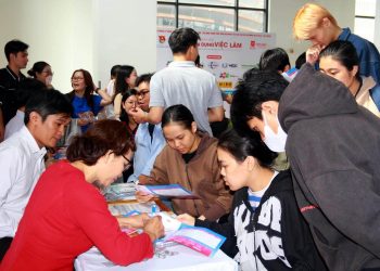 Mở rộng cơ hội việc làm cho sinh viên, người lao động trẻ